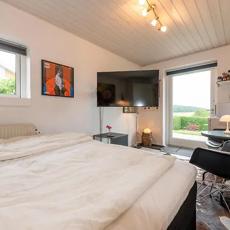 - Udsigten 3*