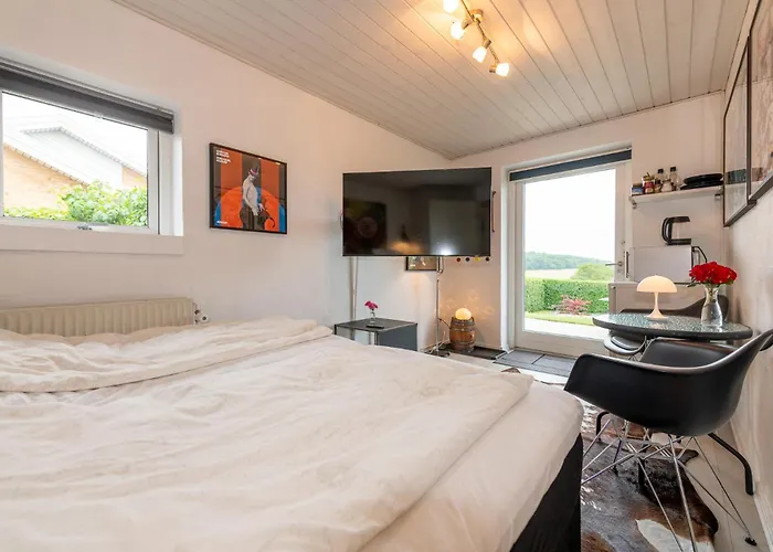 - Udsigten 3*